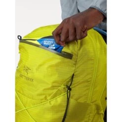 Arc'teryx Aerios 30 - Men's -Camping Paradise Aerios 30 Backpack Glade External Pocket Front rsz 44039.1648071586