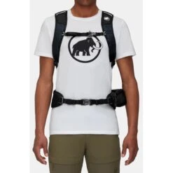 Mammut Lithium 15 11 Mammut Lithium 15 -Camping Paradise mam lithium 15 black on model rsz 79291.1674515759